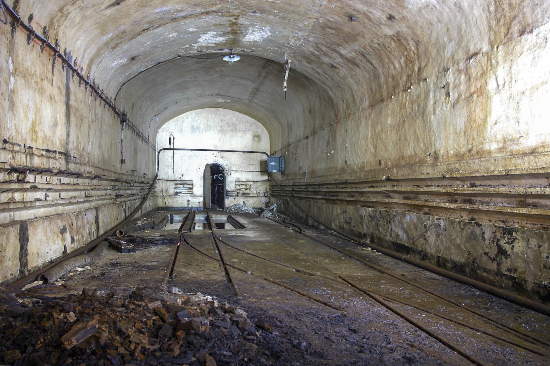 Ligne Maginot - MOLVANGE - A9 - (Ouvrage d'artillerie) - Garage des locotracteurs - Frédéric LISCH
