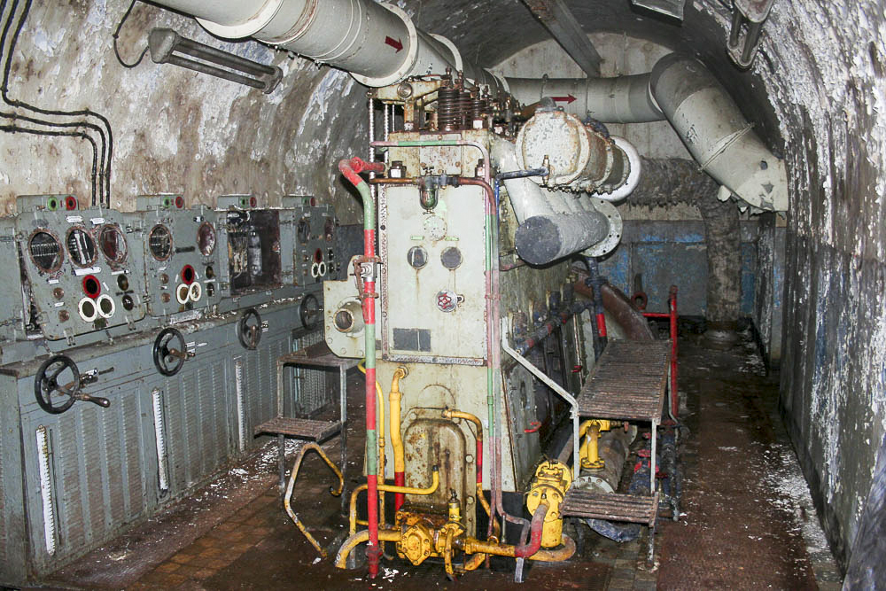 Ligne Maginot - MOLVANGE - A9 - (Ouvrage d'artillerie) - Usine électrique
Groupe électrogène à moteur SGCM
2008 - Michel Teiten
