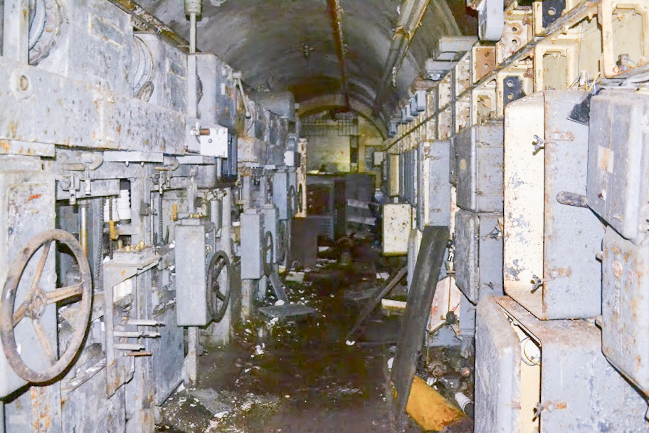 Ligne Maginot - MOLVANGE - A9 - (Ouvrage d'artillerie) - La cellule HTA et le tableau électrique générale basse tension de l'ouvrage - PAVEL Jan