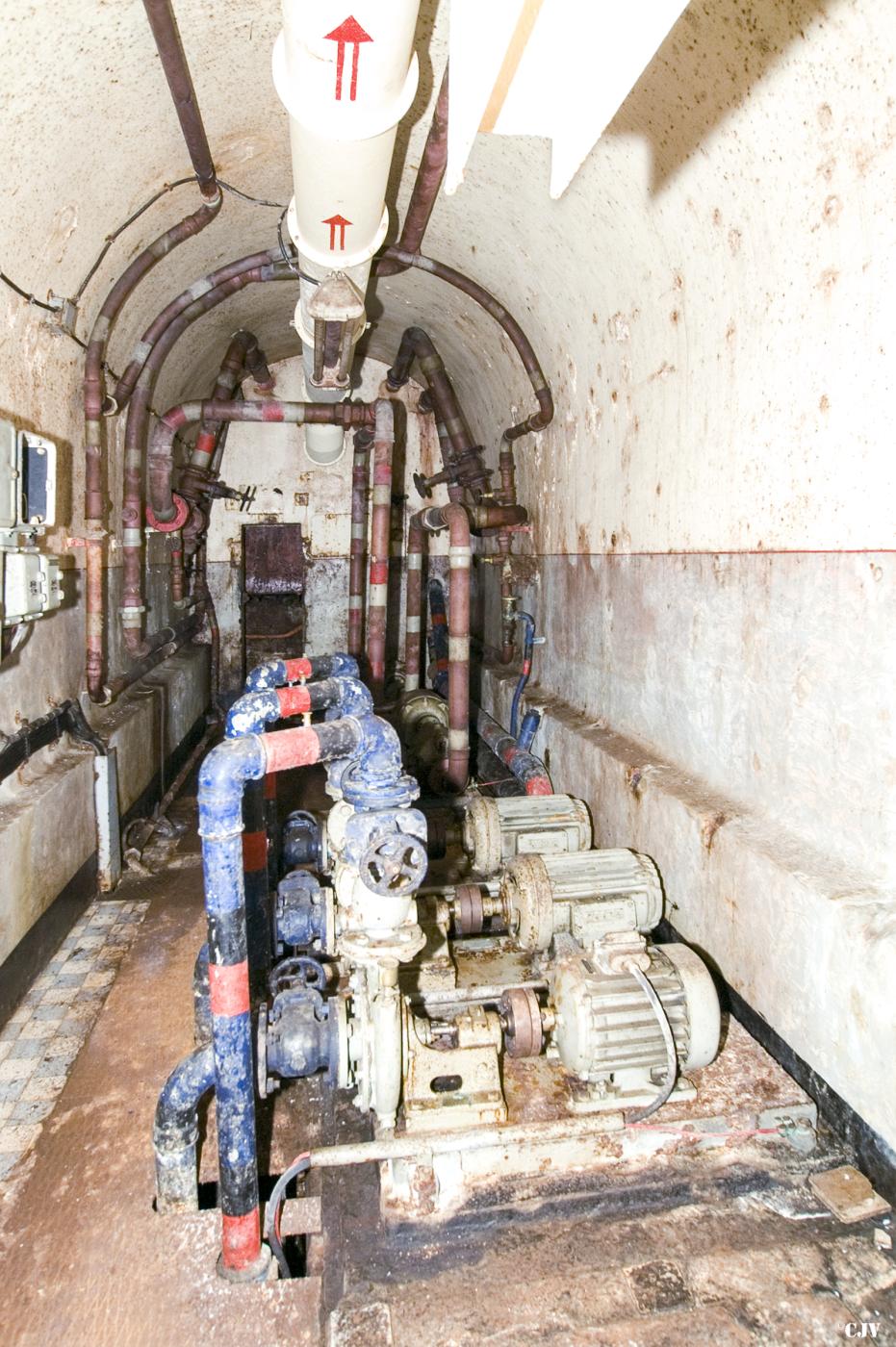 Ligne Maginot - MOLVANGE - A9 - (Ouvrage d'artillerie) - L'usine électrique
Les pompes pour l'eau de refroidissement des moteurs