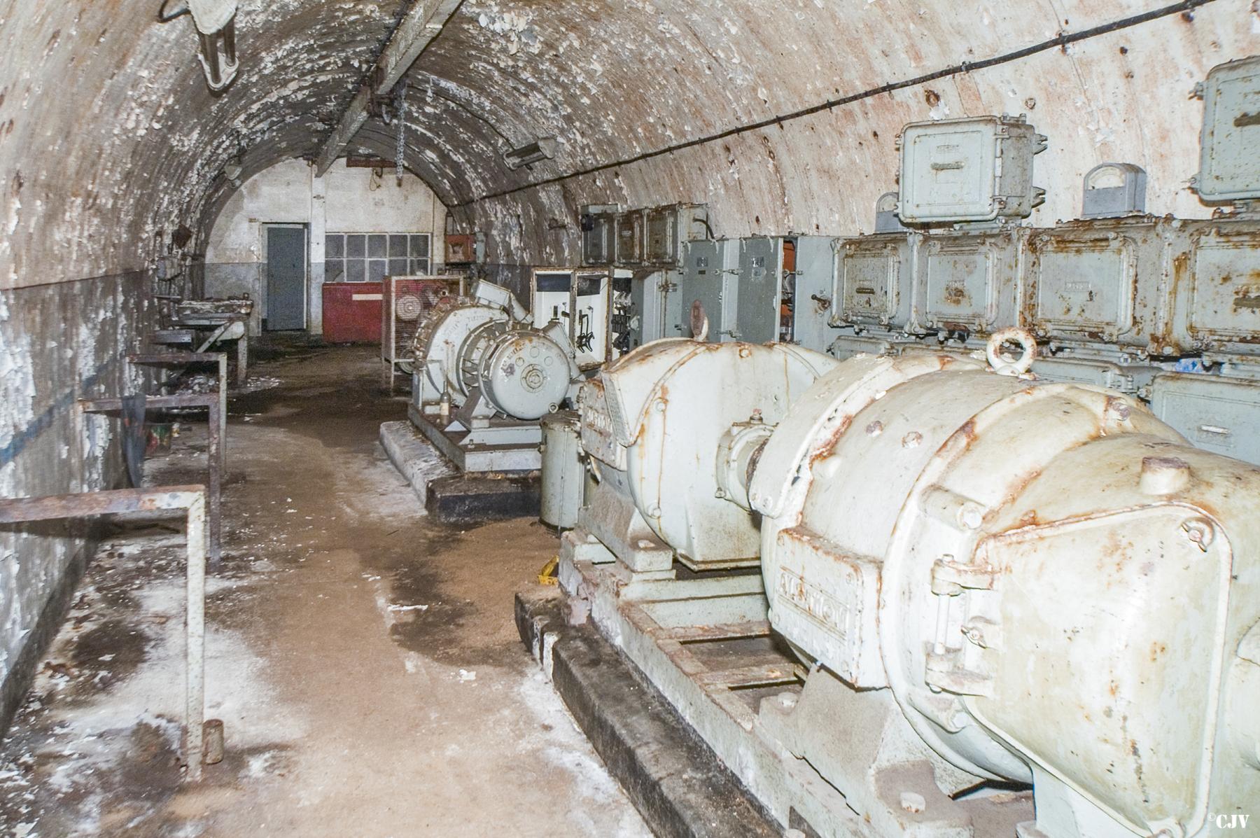 Ligne Maginot - MOLVANGE - A9 - (Ouvrage d'artillerie) - La sous-station traction produisant le 600 V continu nécessaire au fonctionnement des locotracteurs.
