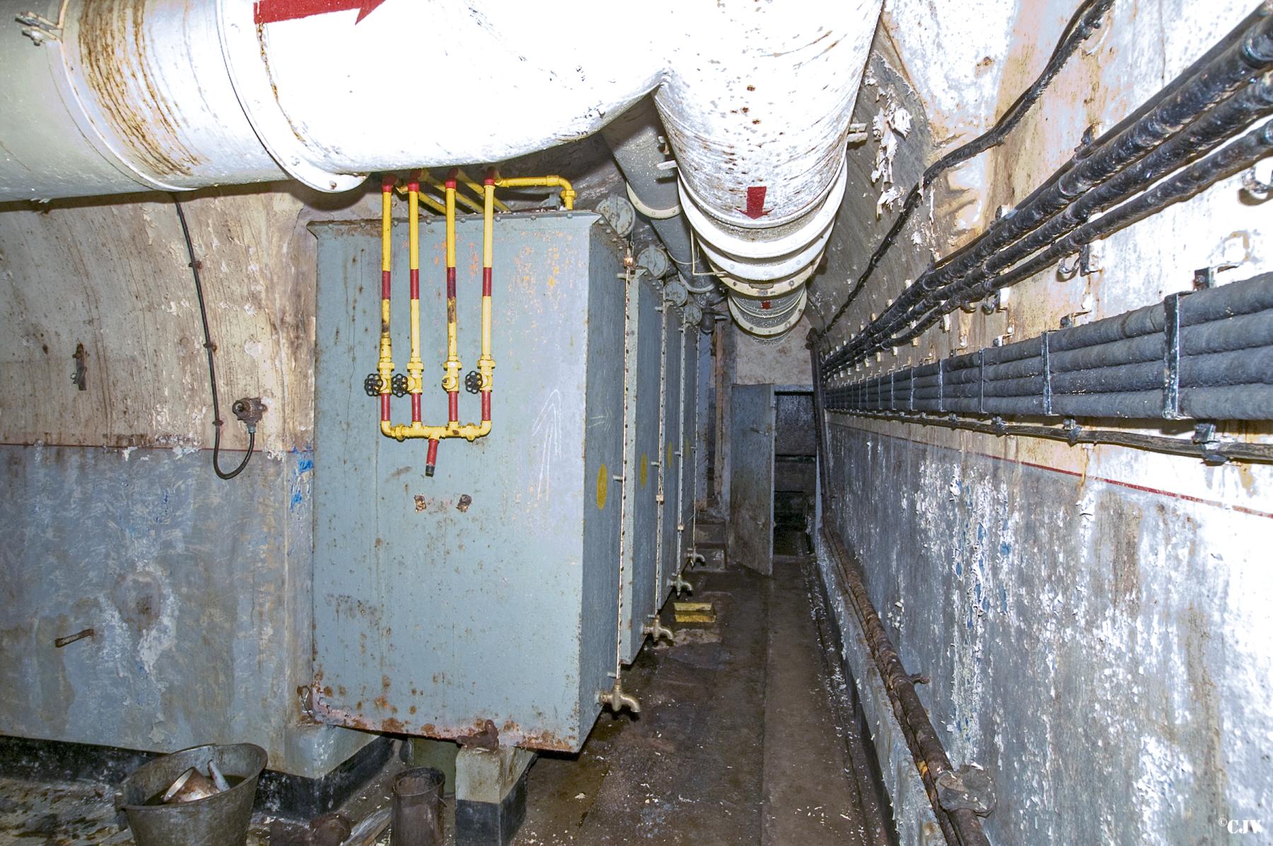 Ligne Maginot - MOLVANGE - A9 - (Ouvrage d'artillerie) - L'usine
Les réservoirs d'huile - Lia VERMEULEN