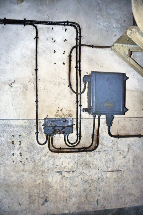Ligne Maginot - MOLVANGE - A9 - (Ouvrage d'artillerie) - Casernement
Le système de commande de la ventilation (Régimes Normal ou Gazé)