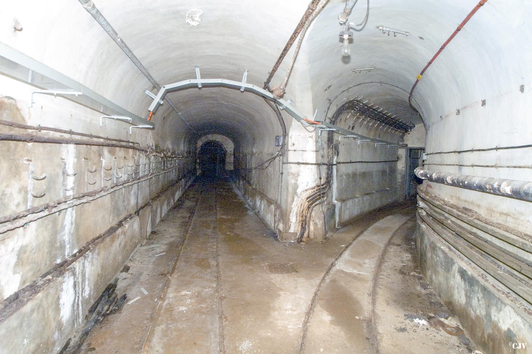 Ligne Maginot - MOLVANGE - A9 - (Ouvrage d'artillerie) - Bloc 2
Le début de la galerie vers le bloc - Lia VERMEULEN