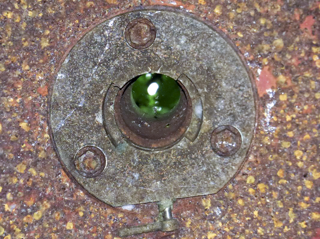 Ligne Maginot - ECOUVIEZ OUEST - (Casemate d'infanterie - Simple) - L'orifice pour le périscope