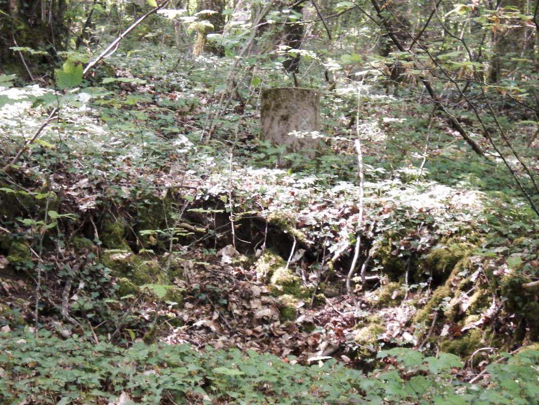 Ligne Maginot - ECOUVIEZ OUEST - (Casemate d'infanterie - Simple) - Borne à proximité