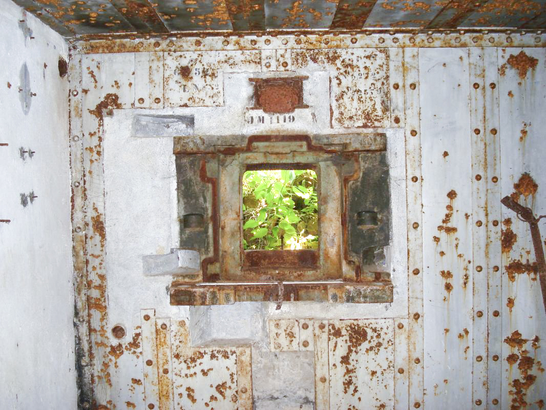 Ligne Maginot - FRESNOIS - (Casemate d'infanterie - Double) - Créneau AC/JM