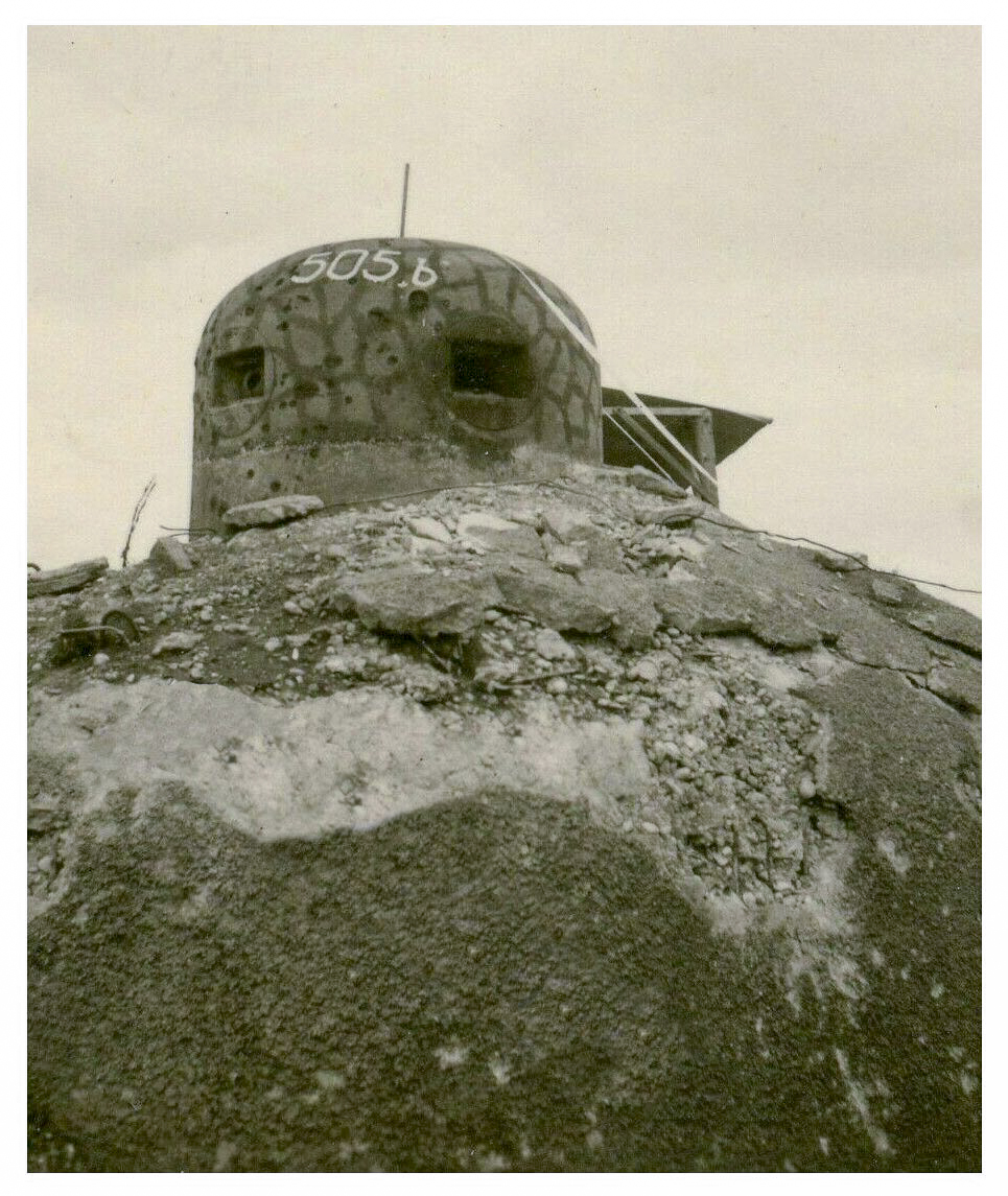 Ligne Maginot - LA FERTE - (Ouvrage d'infanterie) - Bloc 2
Cloche GFM n°8 avec le marquage allemand du bloc (werke 505 b)