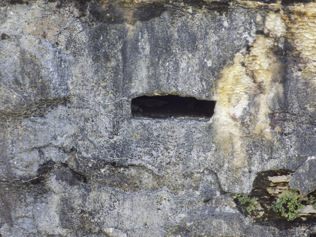 Ligne Maginot - B7 - LA FERTE EST - (Blockhaus pour arme infanterie) - Créneau observatoire de droite - R Tucker