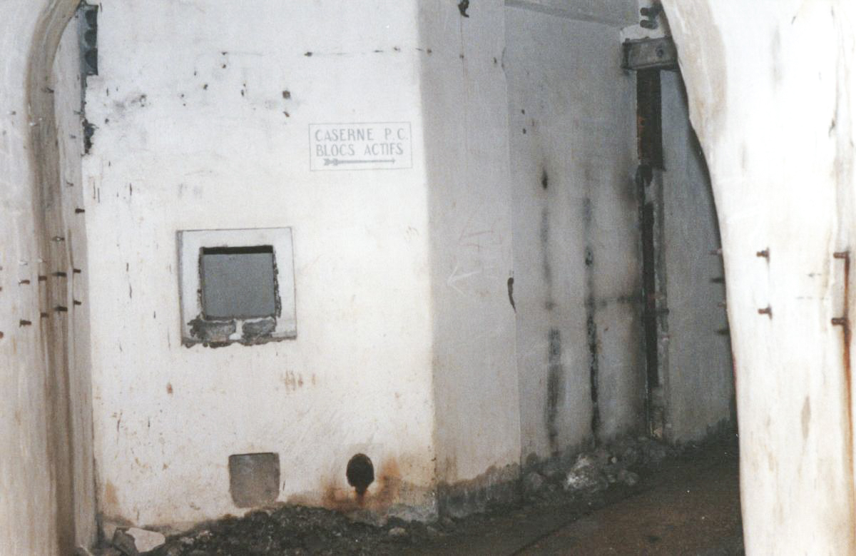 Ligne Maginot - LE CHESNOIS - CHENOIS - (Ouvrage d'artillerie) - Défense de la galerie