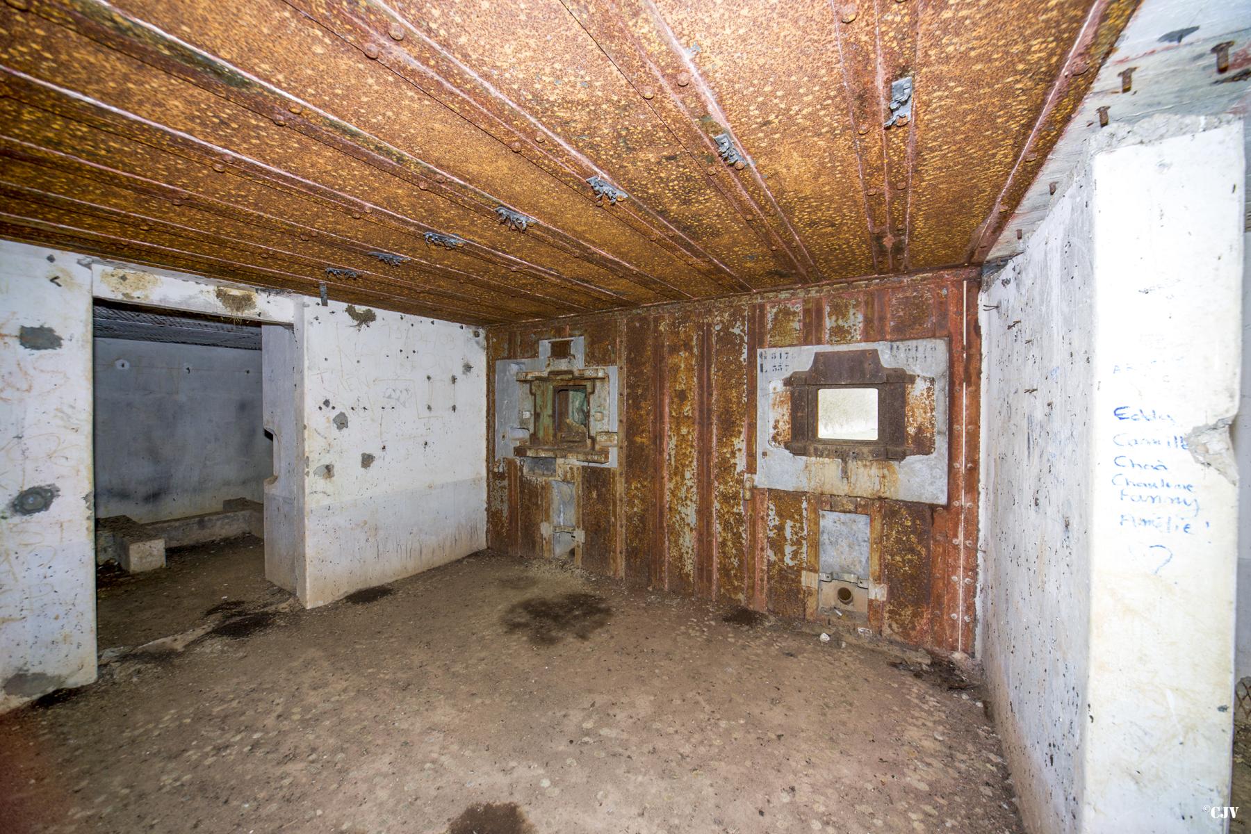 Ligne Maginot - MOIRY - (Casemate d'infanterie - Double) - Chambre de tir Est