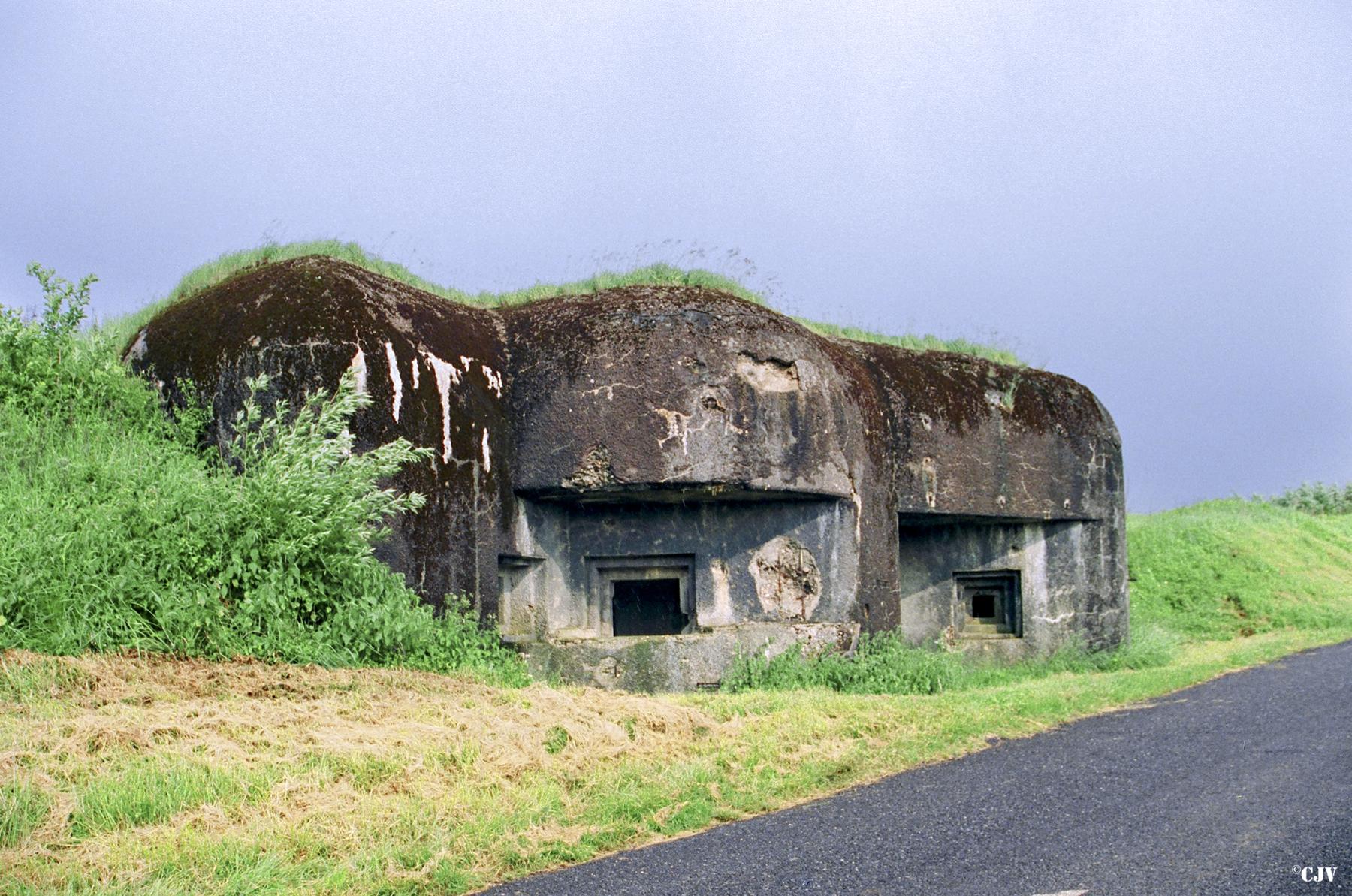 Ligne Maginot - MY1 - VILLY OUEST - (Casemate d'artillerie) - Vue sur l'embrasure pour canon de 75mm