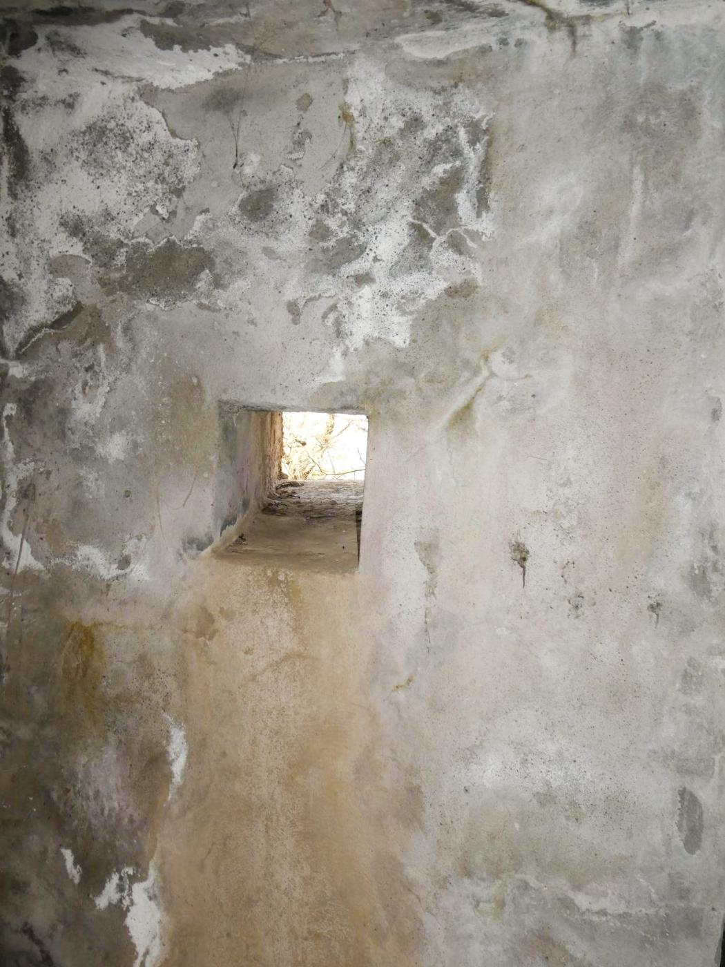 Ligne Maginot - PLANET 3 - (Blockhaus pour arme infanterie) - Créneau de défense nord - ELLENA Daniel - CUNY Philippe