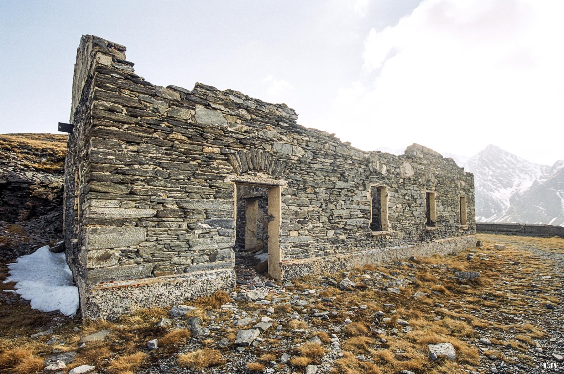 Ligne Maginot - PETITE TURRA NORD - (Casernement) - Un des deux constructions du casernement Nord - Lia VERMEULEN