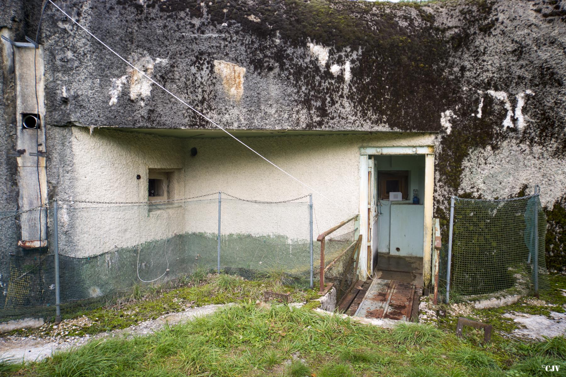 Ligne Maginot - SAINTE MARIE - (Casemate d'infanterie - Simple) - L'entrée de la casemate. Terrain Privé