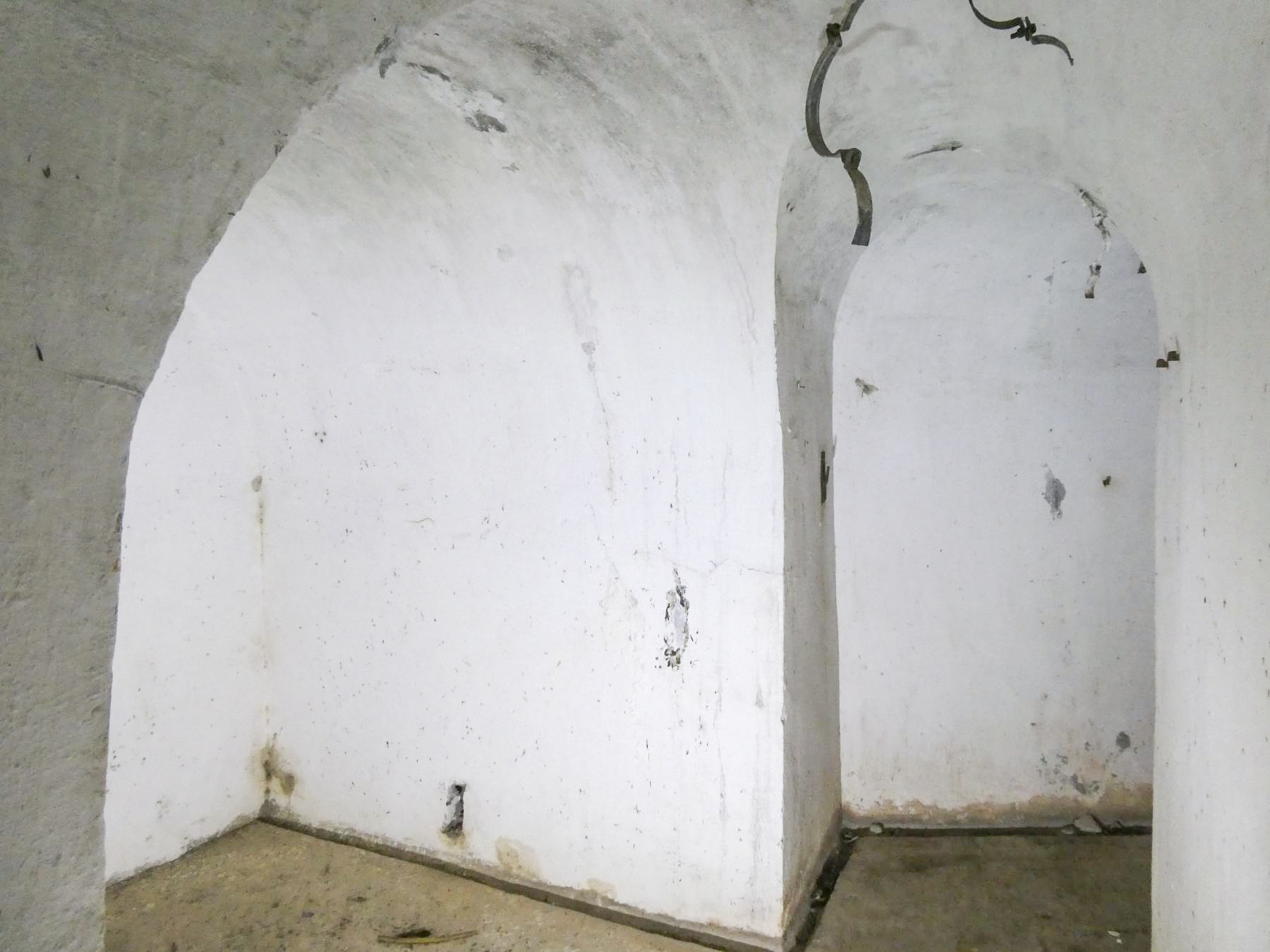 Ligne Maginot - PLANET - (Ouvrage d'infanterie) - Bloc 1
Alvéole pour les mortiers 'stockes' - ELLENA Daniel - CUNY Philippe