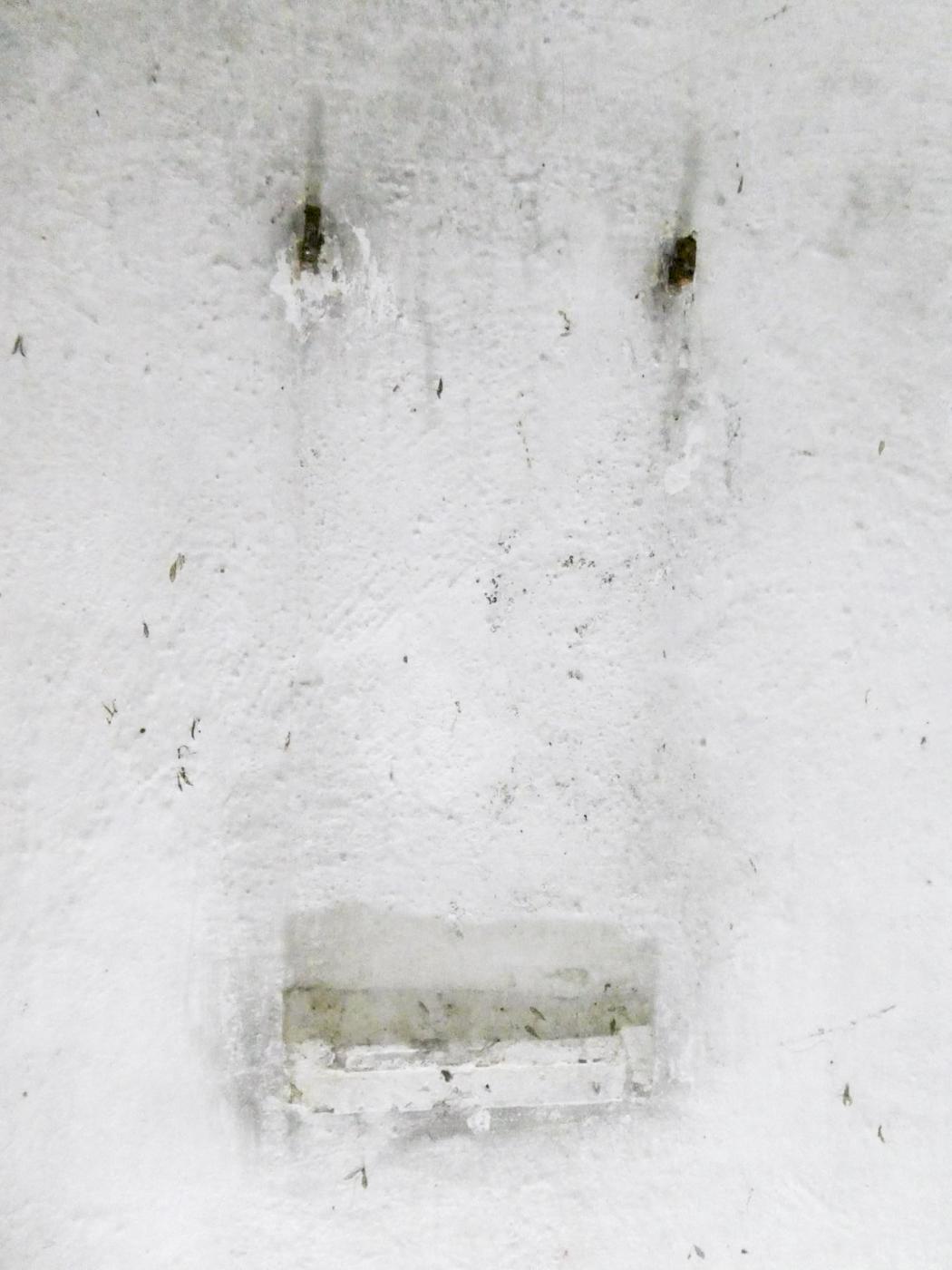 Ligne Maginot - PLANET - (Ouvrage d'infanterie) - Un des emplacements pour lampe à pétrole. - ELLENA Daniel - CUNY Philippe