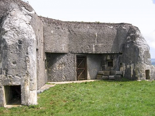 Ligne Maginot - THONNE LE THIL - (Casemate d'infanterie - Double) - Façade arrière