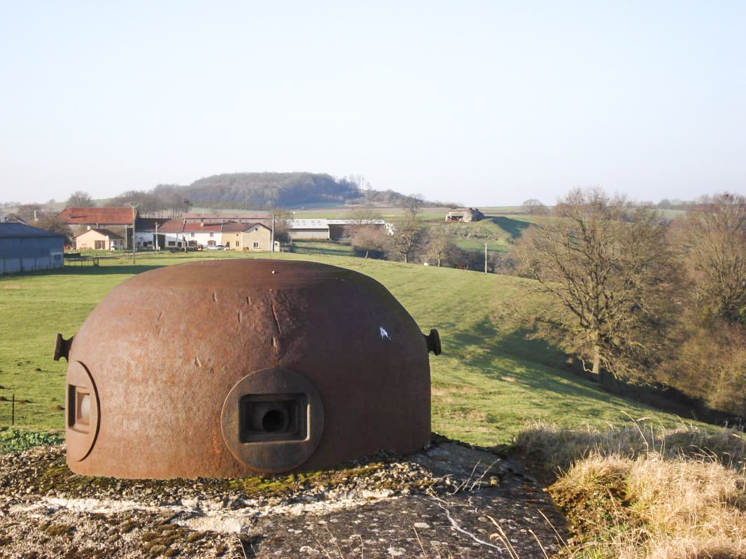 Ligne Maginot - THONNE LE THIL - (Casemate d'infanterie - Double) - Vue vers Christ et puis Le Chenois
