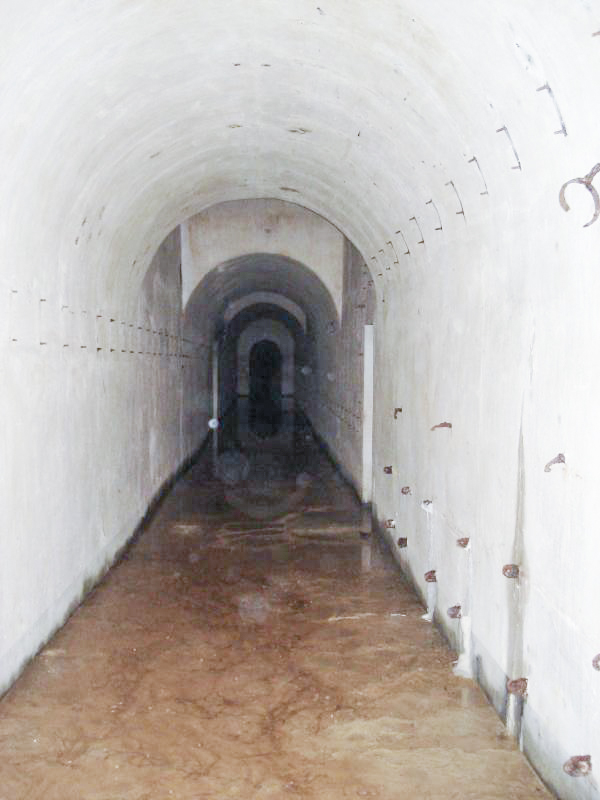 Ligne Maginot - THONNELLE - (Ouvrage d'infanterie) - Galerie principale
L'endroit pour tables à manger