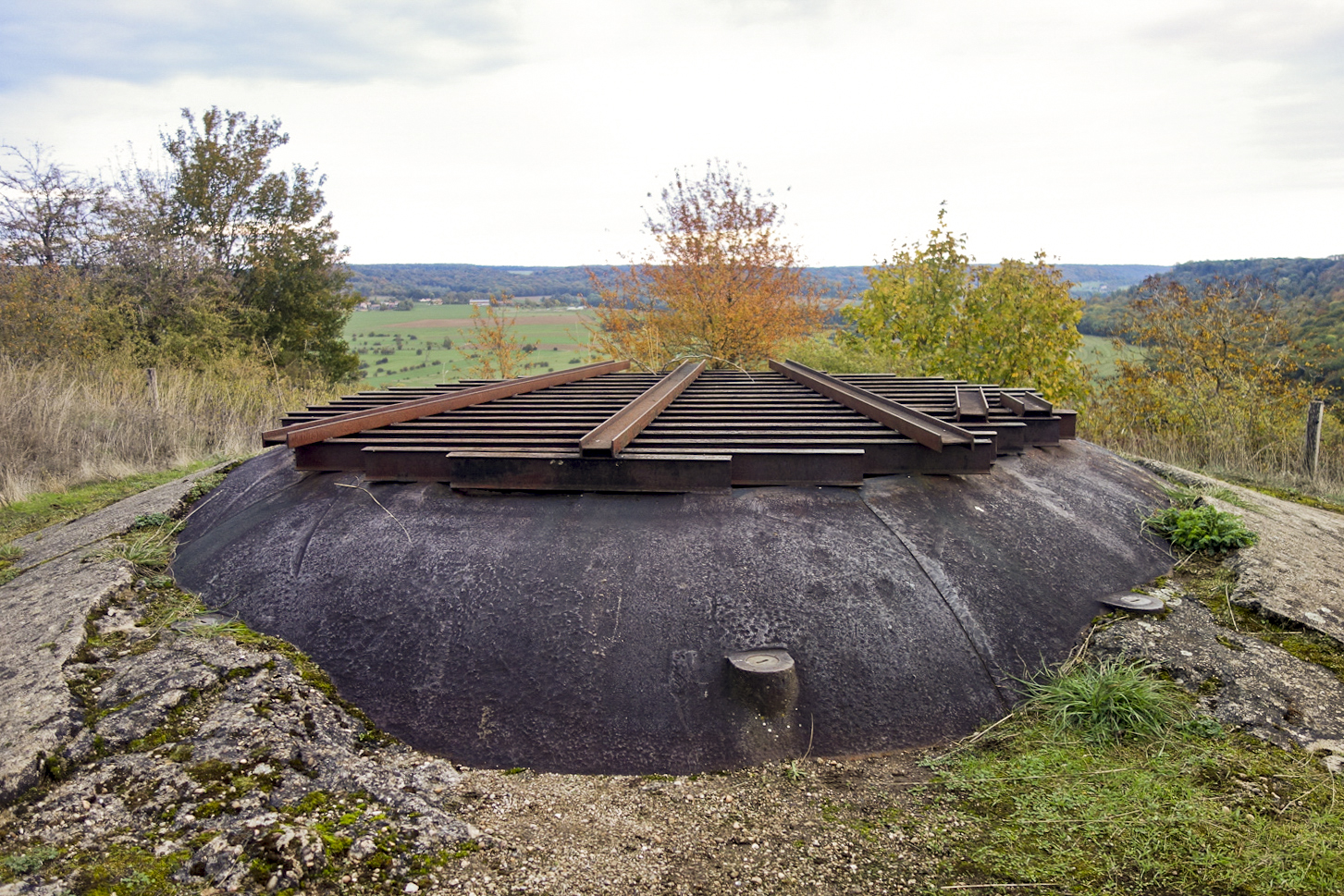 Ligne Maginot - VELOSNES - (Ouvrage d'artillerie) - Bloc 1
Le puits de la tourelle pour deux armes mixtes sécurisé