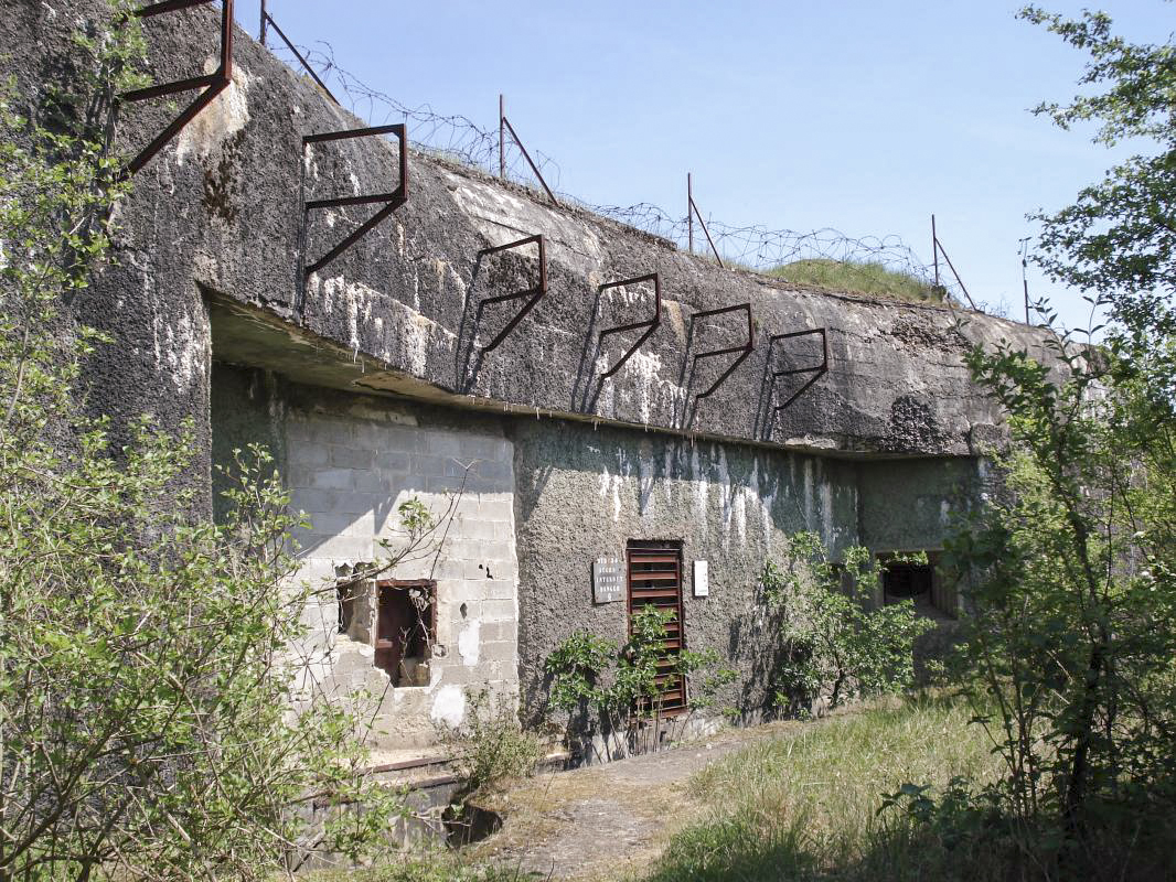 Ligne Maginot - VELOSNES - (Ouvrage d'artillerie) - Bloc 6
Entrée mixte