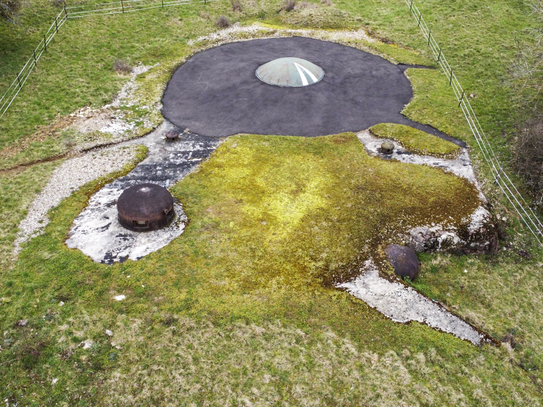 Ligne Maginot - FOUR A CHAUX - FAC - (Ouvrage d'artillerie) - Bloc 2
Vue aérienne d'ensemble  - Luc Jacquemin
