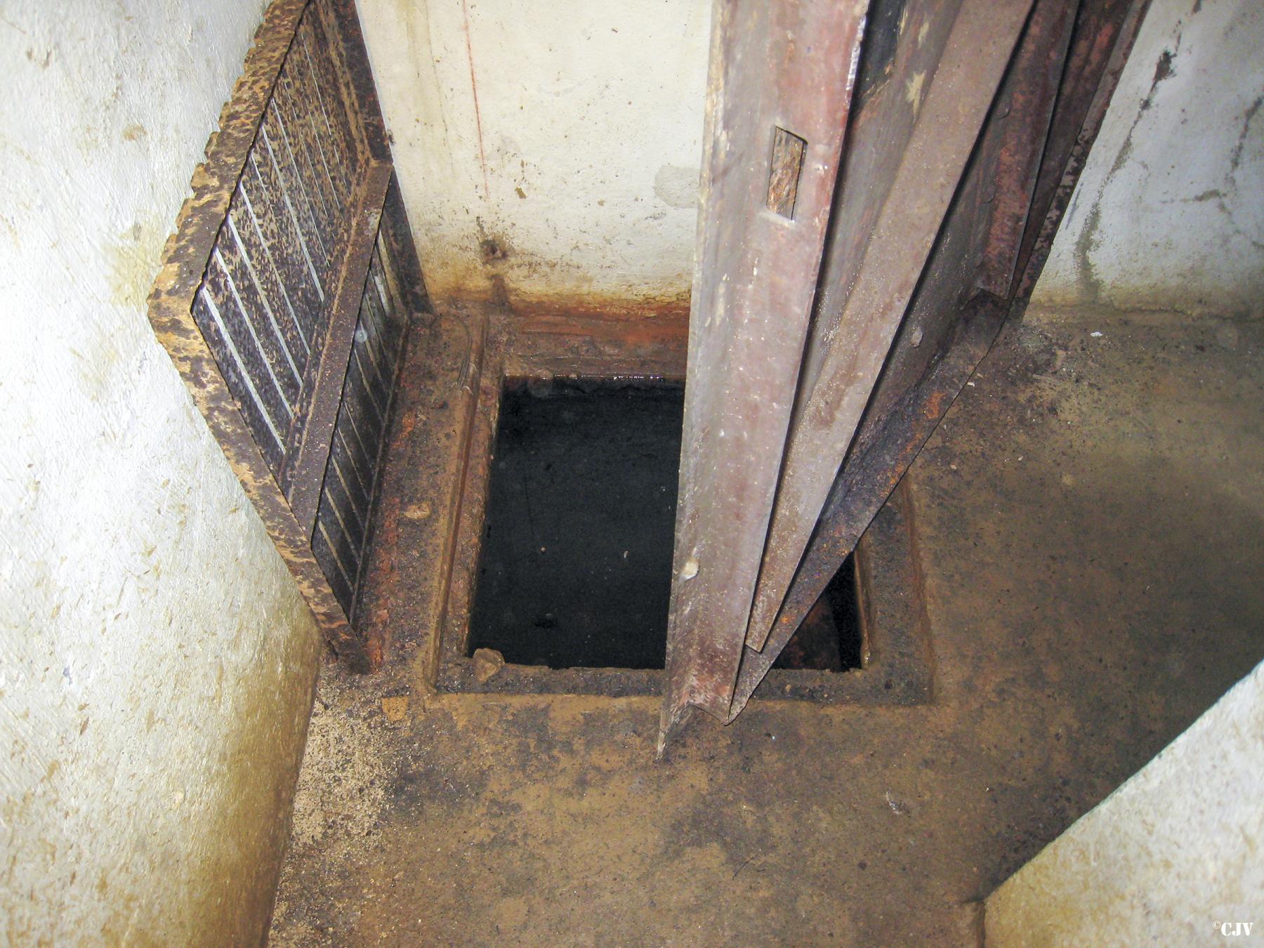 Ligne Maginot - 84 - (Chambre de coupure) - 