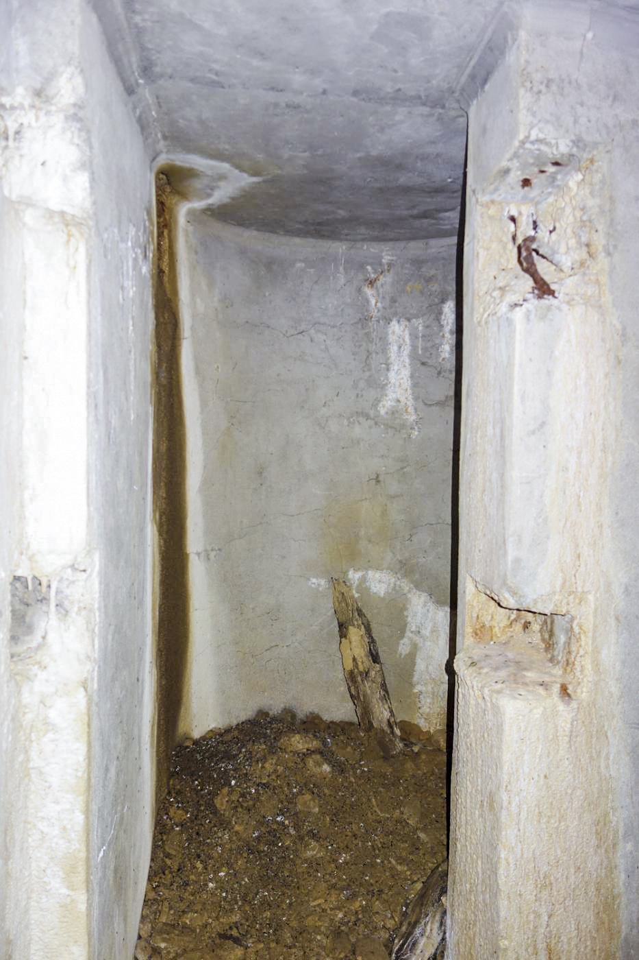 Ligne Maginot - LA HIGNY - (Casemate d'artillerie) - Au sous-sol, sous le puits de la cloche, non installée