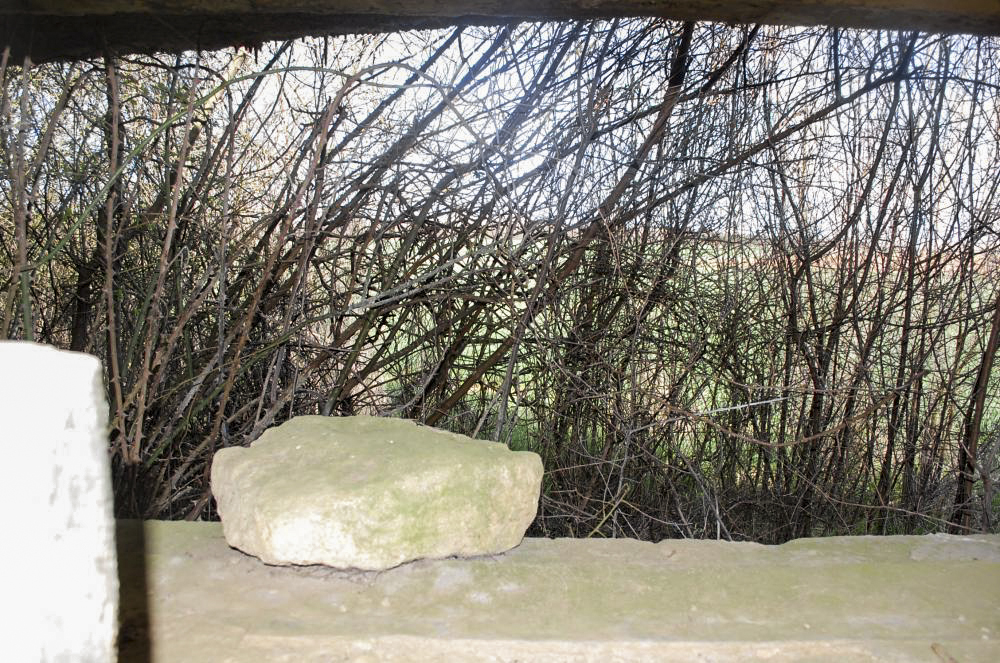 Ligne Maginot - MB14 - (Blockhaus pour canon) - Au travers du créneau de tir - Christian RICHON/devoitine520