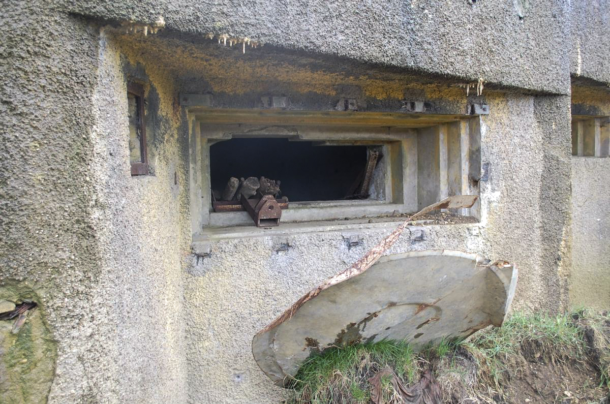 Ligne Maginot - MB21 - (Blockhaus pour canon) - Le créneau de tir.