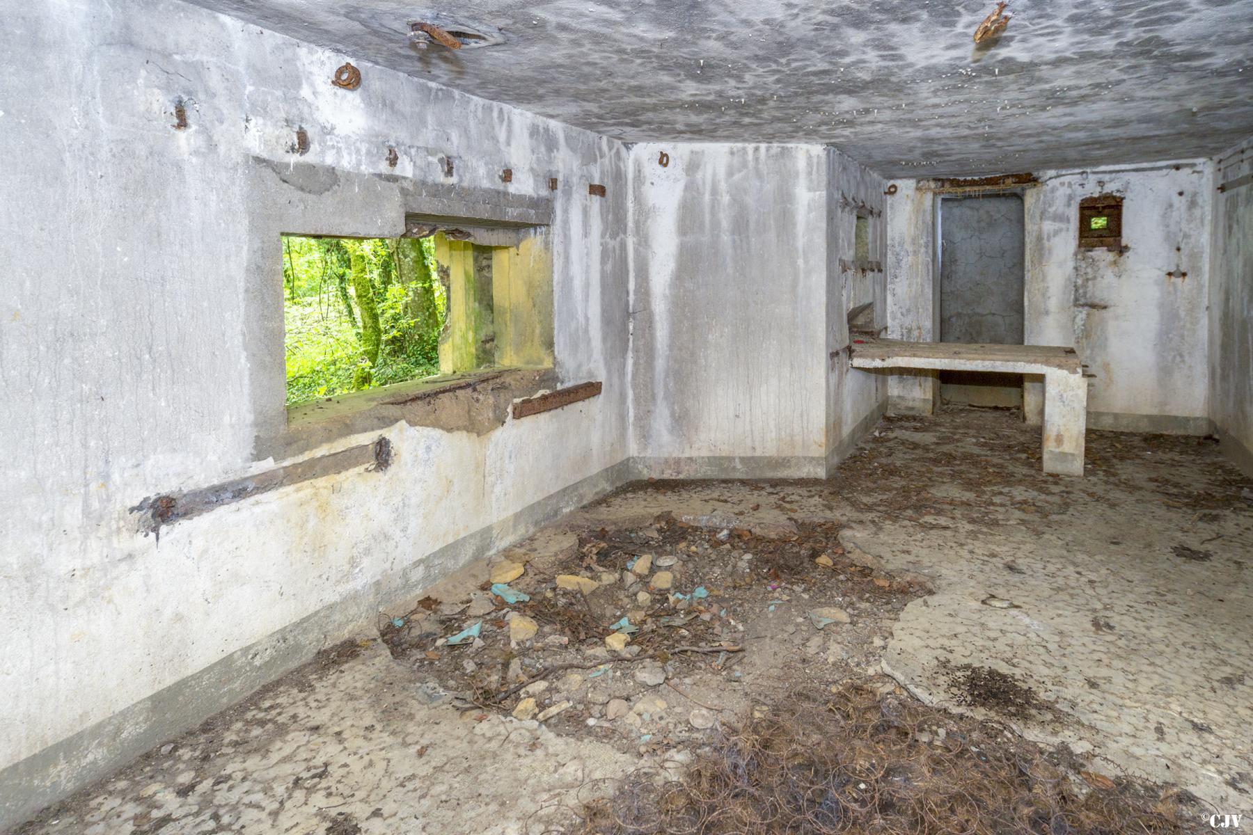Ligne Maginot - MB27 - (Blockhaus pour canon) - La chambre de tir - Lia VERMEULEN