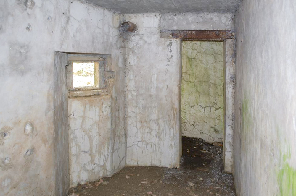 Ligne Maginot - MB151 - (Blockhaus pour canon) - Entrée des hommes
