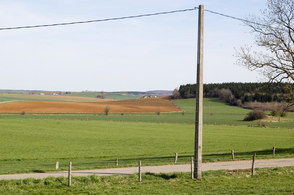 Ligne Maginot - MB151 - (Blockhaus pour canon) - En étant devant l'ouvrage le Mb121 est visible