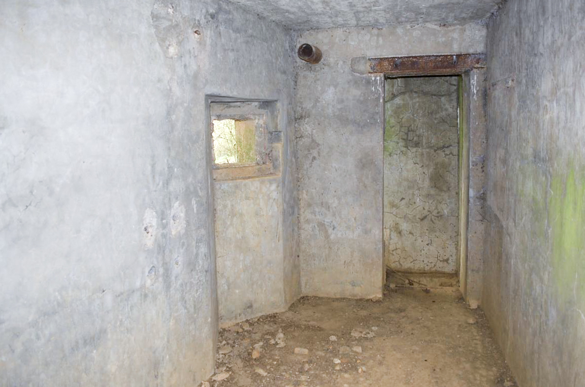 Ligne Maginot - MB161 - (Blockhaus pour canon) - L'entrée des hommes