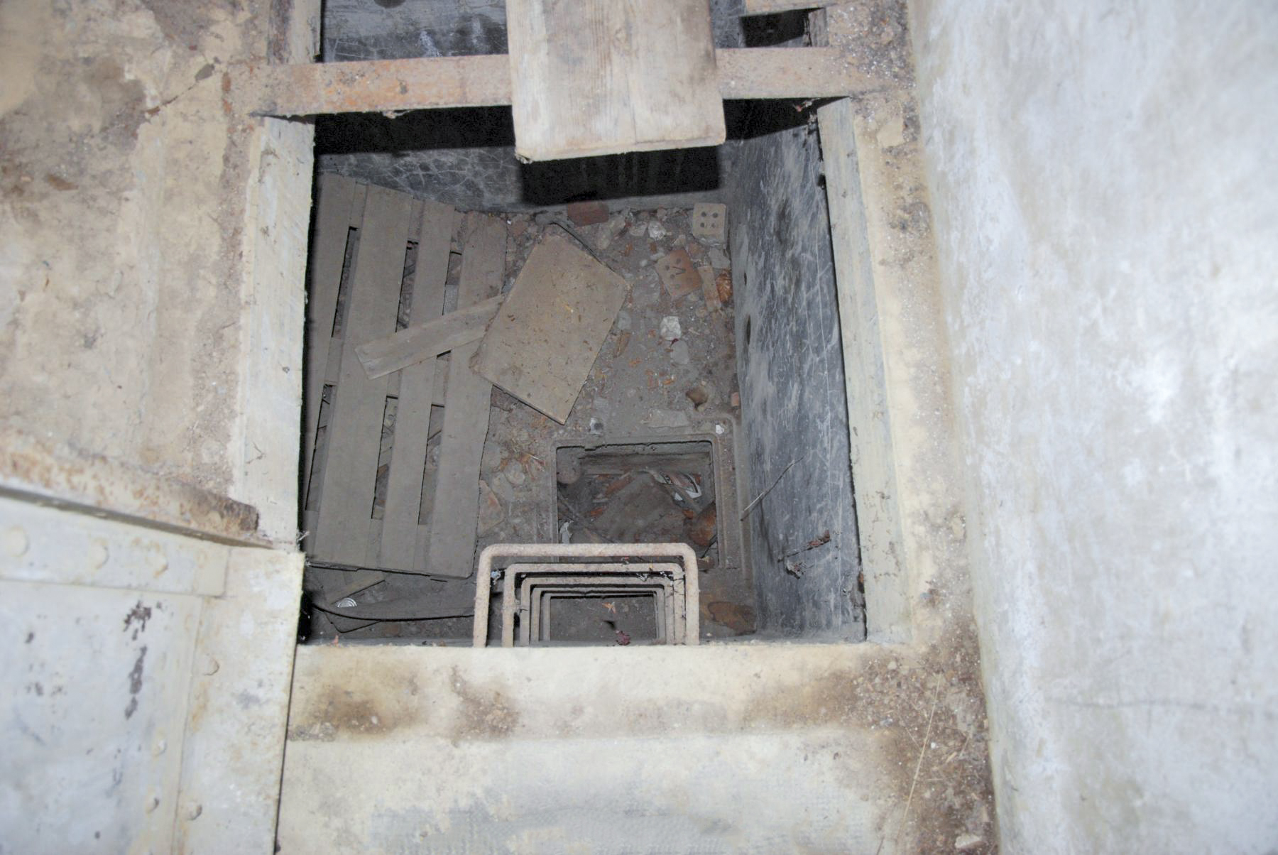 Ligne Maginot - 96 - MONUMENT - (Casemate d'infanterie - Double) - Le sous-sol - Ludovic KNAPP