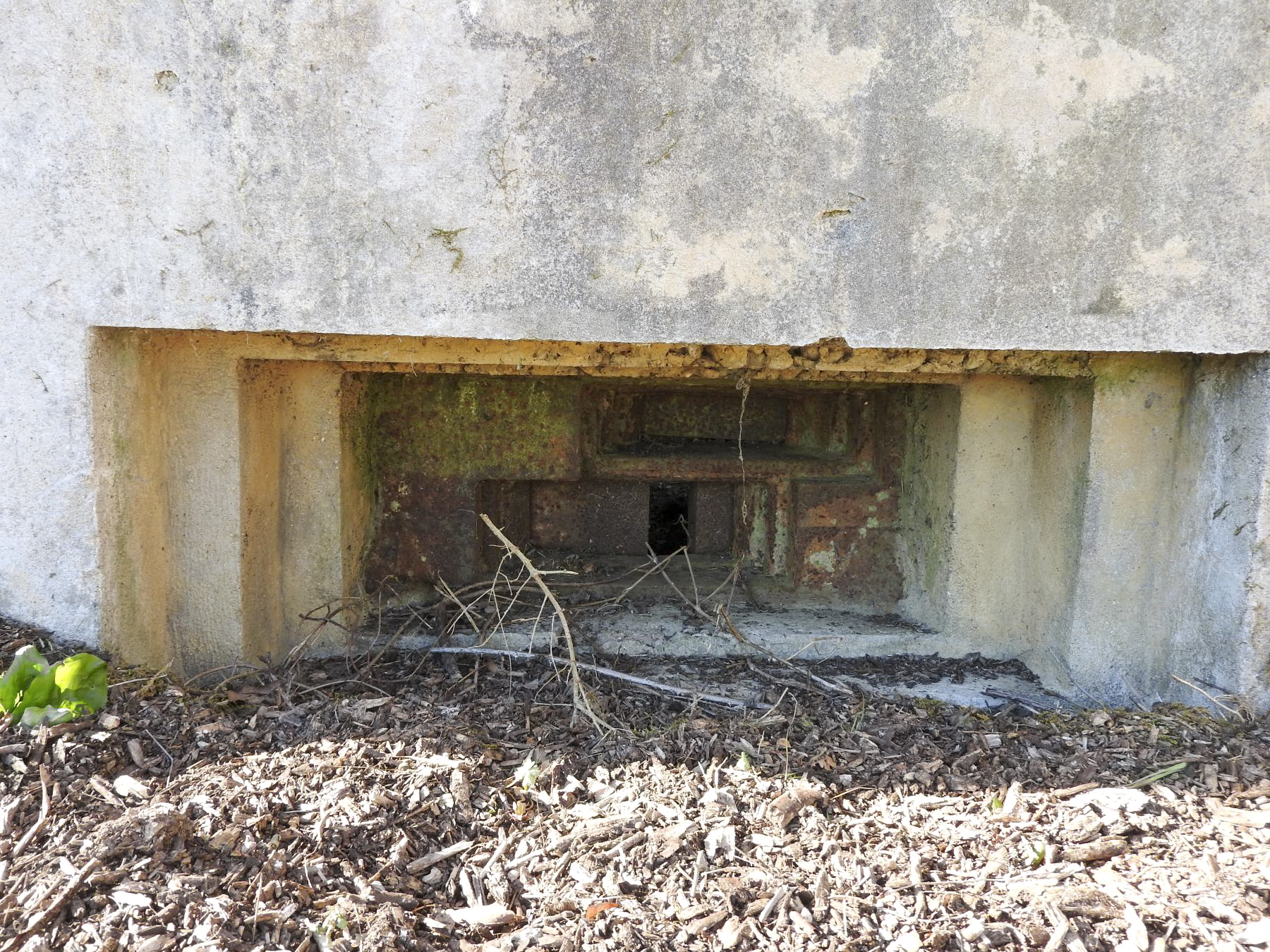 Ligne Maginot - CB164 - THEILBUSCH - (Blockhaus pour canon) - L'embrasure avec sa trémie Pamart-Lemaigre. - STENGER Mathieu