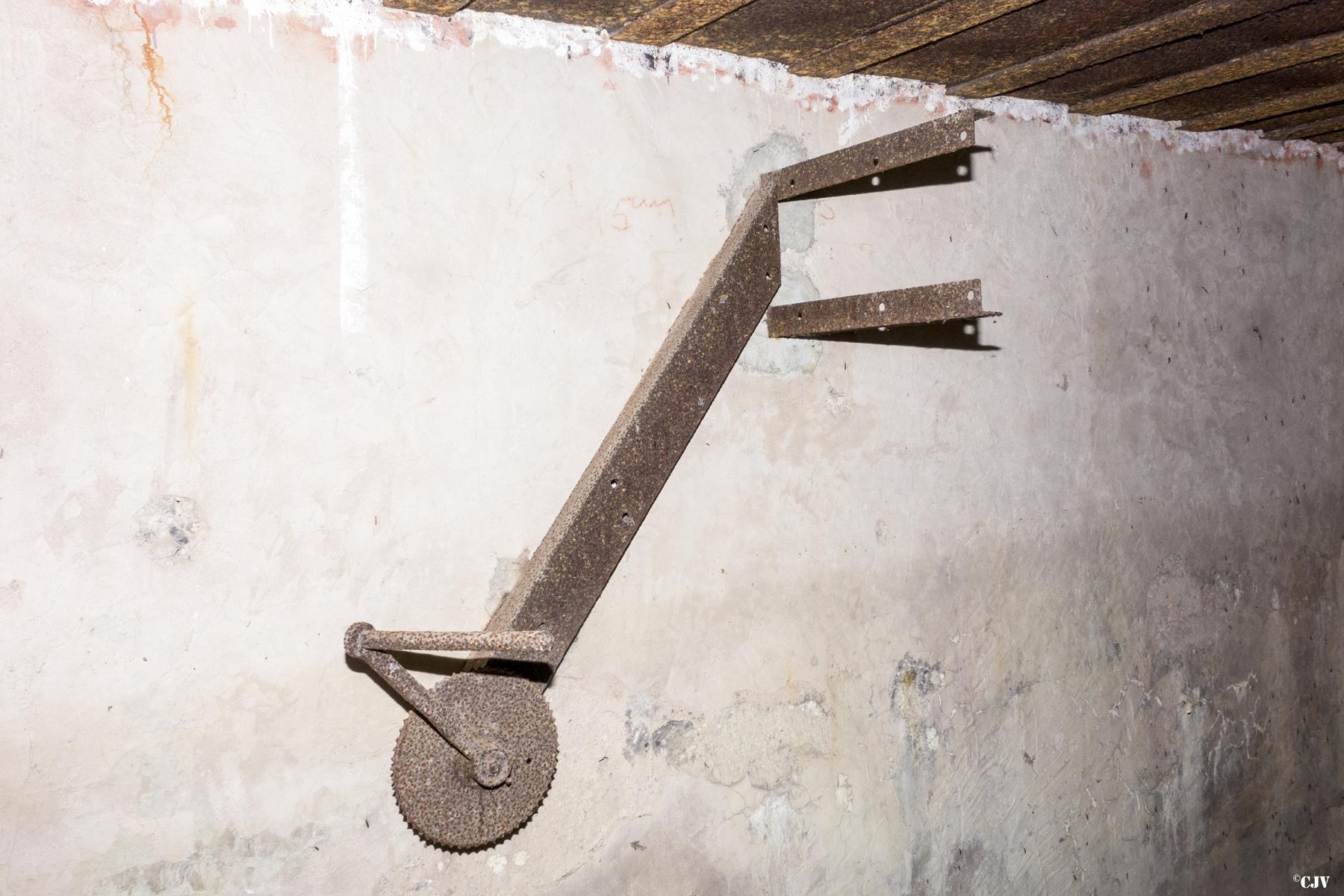 Ligne Maginot - BAMBESCH EST 2 - (Blockhaus pour canon) - Support de ventilation - Lia VERMEULEN