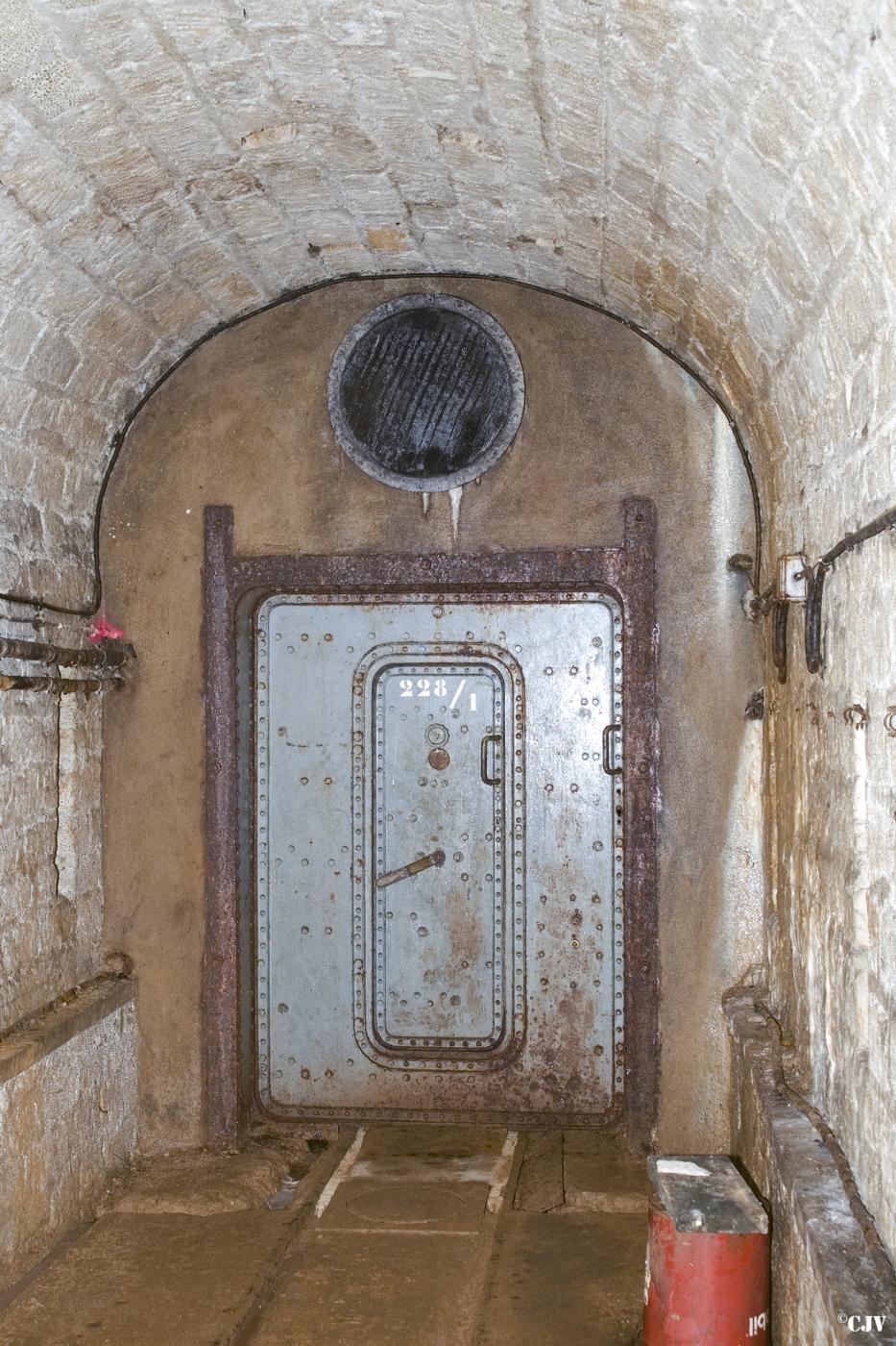 Ligne Maginot - FERMONT - A2 - (Ouvrage d'artillerie) - Bloc 1
Sas d'entrée - Lia VERMEULEN