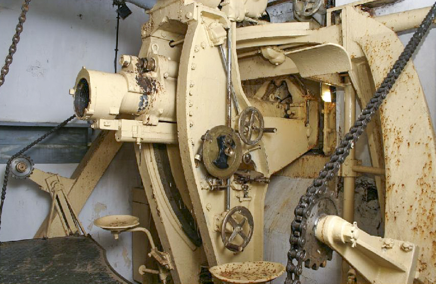 Ligne Maginot - FERMONT - A2 (Ouvrage d'artillerie) - Bloc 4
Canon-obusier de 75 de casemate mle 32 (pièce n°3)