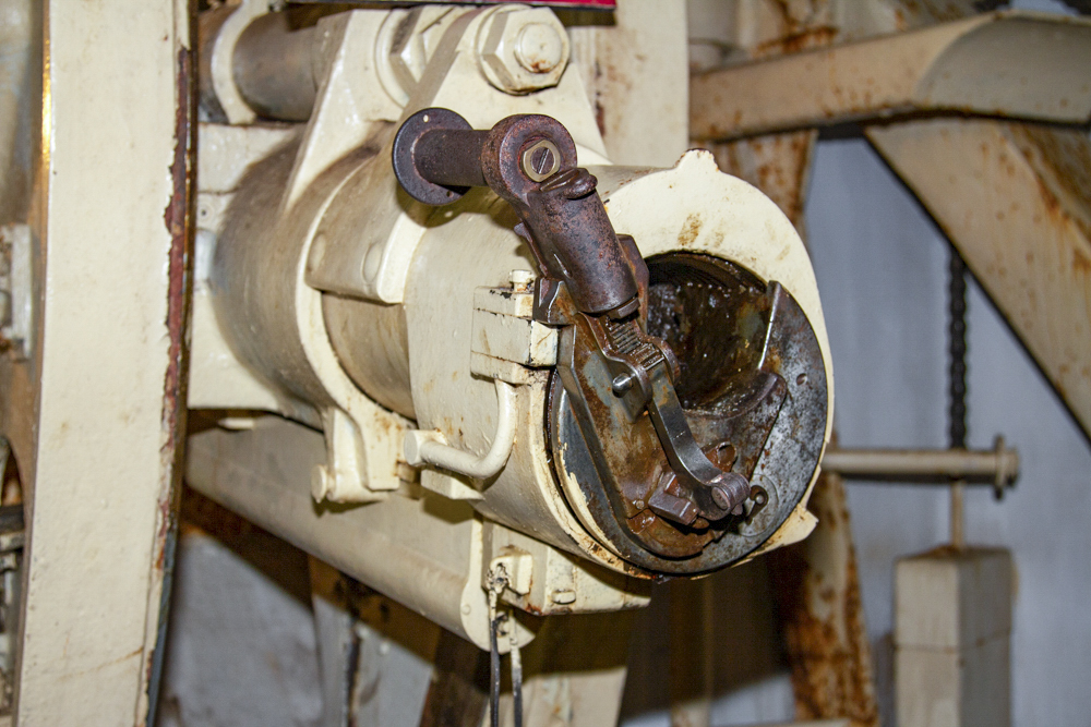 Ligne Maginot - FERMONT - A2 - (Ouvrage d'artillerie) - Bloc 4
Canon-obusier de 75 de casemate mle 32 (pièce n°2)
Culasse semi-automatique - Michel Teiten