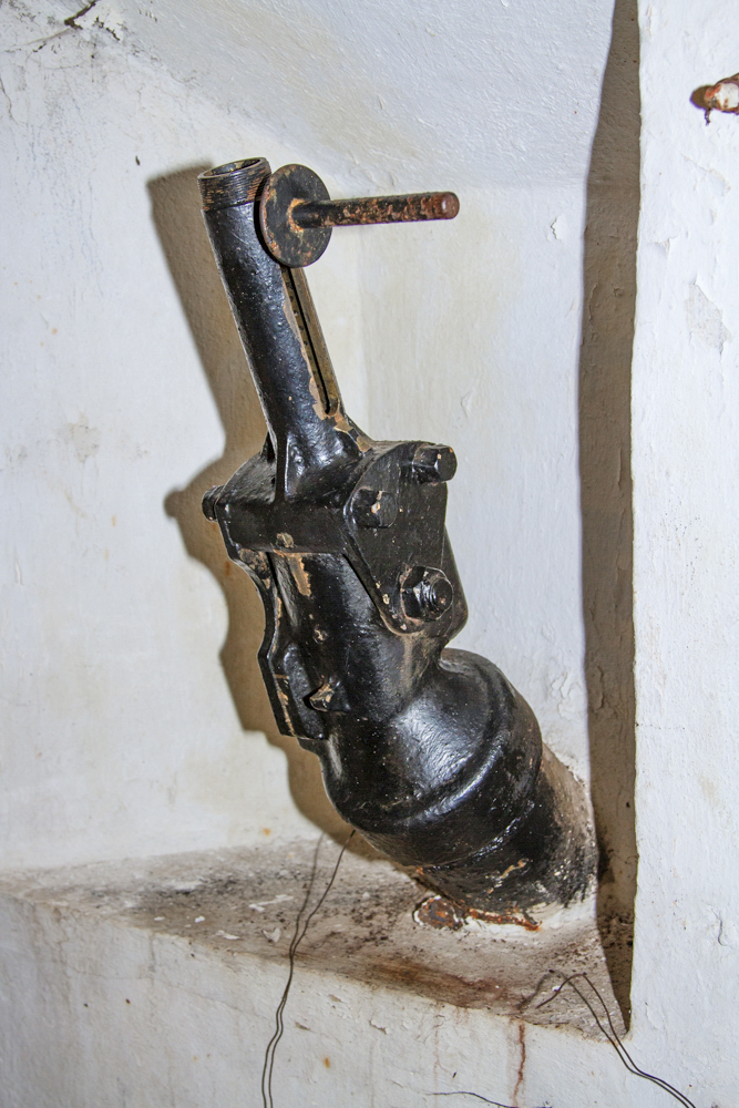 Ligne Maginot - FERMONT - A2 - (Ouvrage d'artillerie) - Bloc 4
Goulotte à grenades  - Michel Teiten