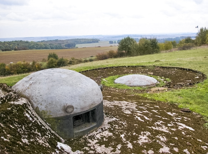 Ligne Maginot - FERMONT - A2 - (Ouvrage d'artillerie) - Bloc 5
Cloche GFM et tourelle de 81 - HUYGEN Georges