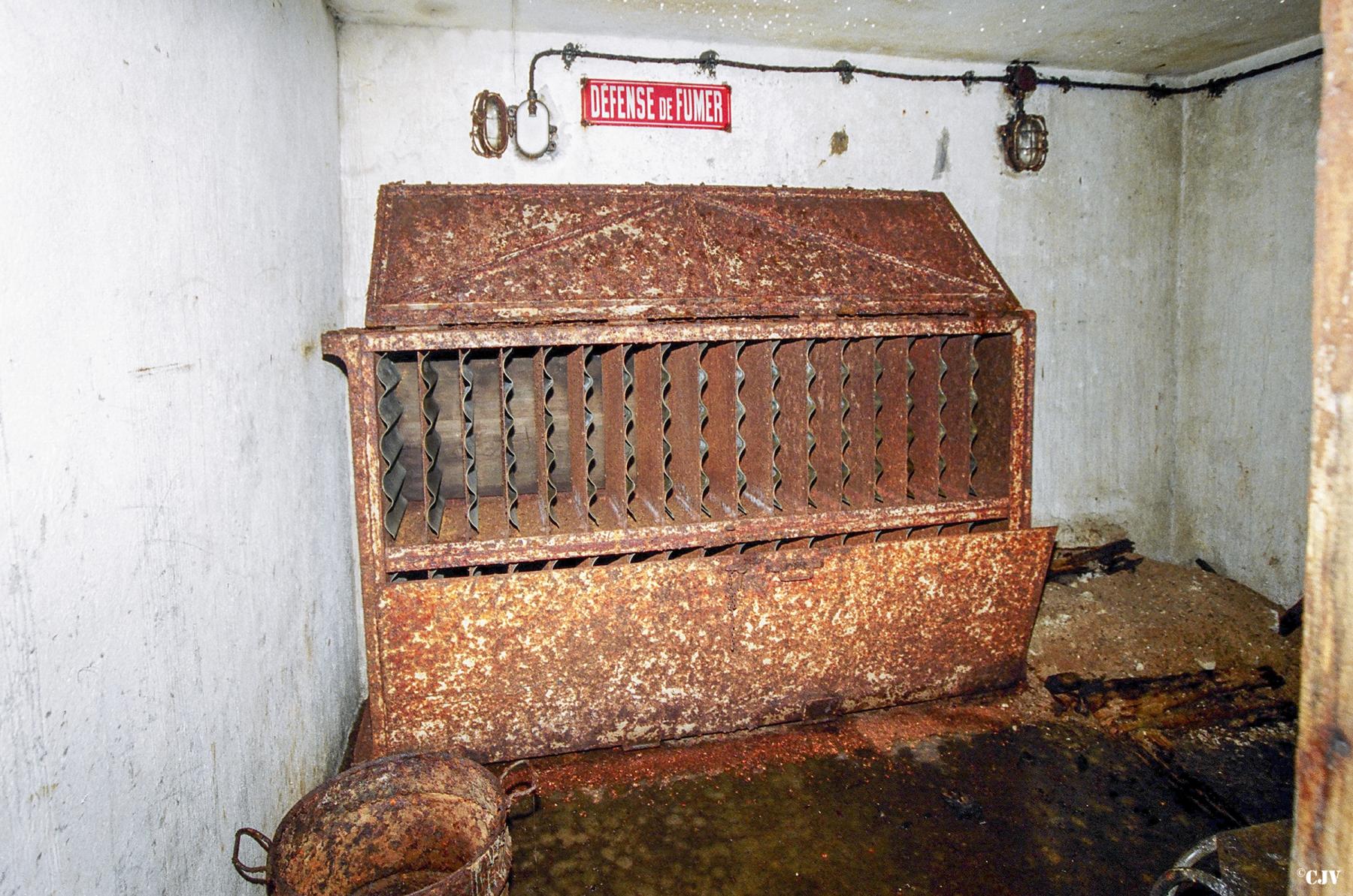 Ligne Maginot - FERMONT - A2 - (Ouvrage d'artillerie) - Bloc 5
Magasin à munitions M3 - Lia VERMEULEN