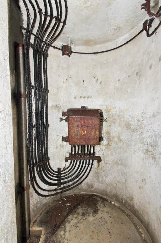 Ligne Maginot - FERMONT - A2 - (Ouvrage d'artillerie) - Bloc 7
Central téléphonique à 8 directions - GRASSER Michel