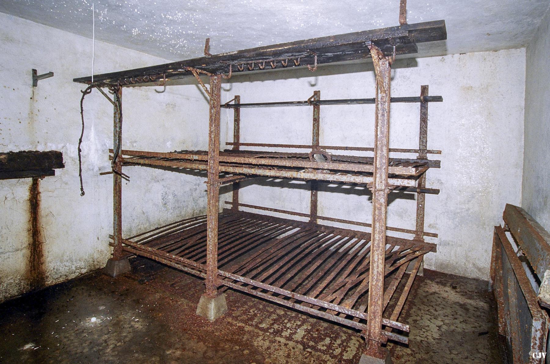 Ligne Maginot - FERMONT - A2 - (Ouvrage d'artillerie) - Bloc 7
Chambre de repos pour 8 hommes - Lia VERMEULEN