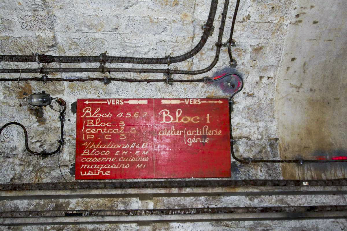 Ligne Maginot - FERMONT - A2 - (Ouvrage d'artillerie) - Signalisation dans les galeries de l'ouvrage - GRASSER Michel