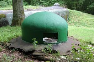 Ligne Maginot - BOUSSE - A24 - (Ouvrage d'infanterie) - Bloc entrée
Cloche GFM factice