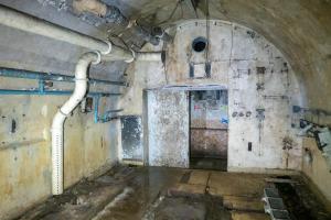 Ligne Maginot - HOBLING - A23 - (Ouvrage d'infanterie) - Usine
La porte donne sur la galerie principale