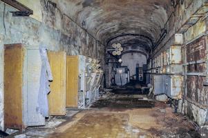 Ligne Maginot - LATIREMONT - A3 - (Ouvrage d'artillerie) - Usine électrique
A gauche les cellules HTA et à droite la travée électrique principale de l'ouvrage. Les trasnformateurs sont visibles au fond